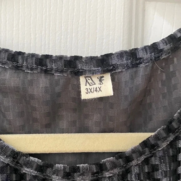 Fashion Brand Company Black Textured Crop Top - Picture 2 of 4